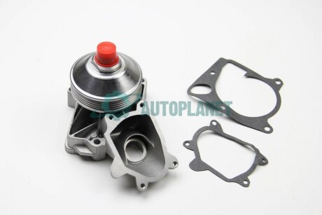 Водяний насос Omega/BMW 3/5/7/X5 (E46/E39/E38/E53) 2.5-3.0 DTI 98- BGA CP3300