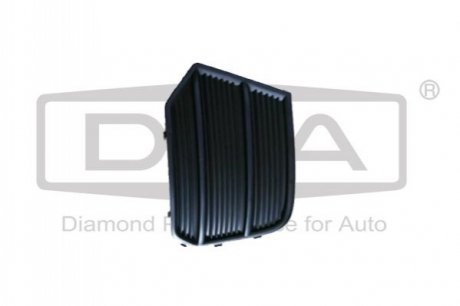 Решетка противотуманной фары правой (черная) Audi Q3 (11-) DPA 88071822302 (фото 1)
