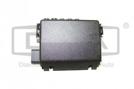 Корпус блока предохранителей Skoda Octavia (96-10)/VW Golf (97-05)/Audi TT (99-06) DPA 89370158802 (фото 1)