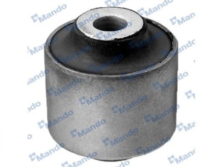 Сайлентблок важеля VW AMAROK передн. ниж MANDO MCC015639