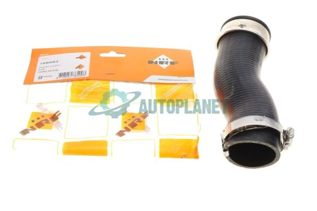 Патрубок інтеркулера Audi Q7/VW Touareg 3.0TDI 04-10 NRF 166093