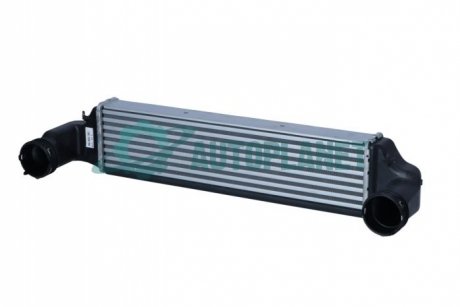 Радиатор интеркулера BMW 3 (E46) 99-07/X3 (E83) 2.0/3.0 04-10 NRF 30165A (фото 1)