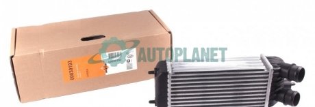 Радиатор интеркулера Citroen Jumpy/ Peugeot Expert 1.6 HDI 07- NRF 30193 (фото 1)