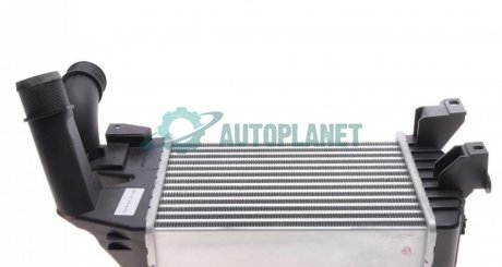 Радиатор интеркулера Opel Astra H/Zafira 1.3-1.9D 04- NRF 30307 (фото 1)