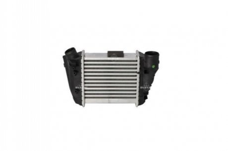 Радиатор интеркулера Audi A4/A6 2.5TDI 01-06 NRF 30754