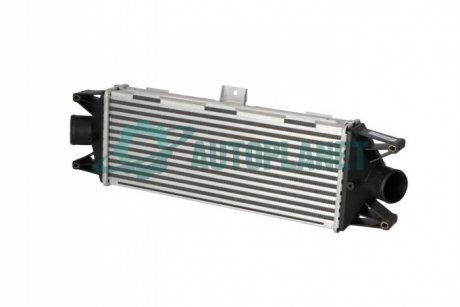 Радиатор интеркулера Iveco Daily III/IV 2.3D-3.0D 99- NRF 30879 (фото 1)