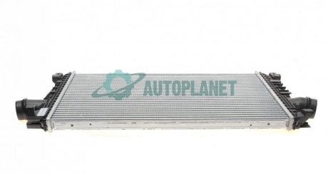 Радиатор интеркулера Opel Insignia A 2.0T 11- NRF 30921