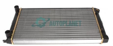 Радіатор охолодження VW Caddy/Passat 80- (317x525x20) NRF 509501