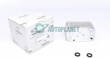 Радиатор масляный АКПП BMW X5 3.0d-4.6i 00-06 (теплообменник) TRUCKTEC 08.25.025 (фото 1)